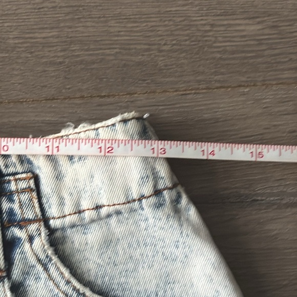 Vintage 1990’s mom high rise shorts with floral patchwork - Picture 6 of 9